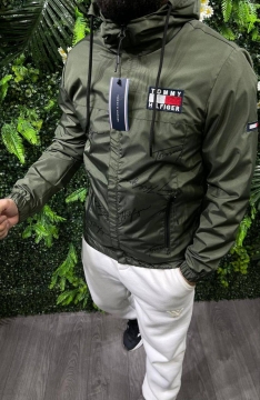Ветровка мужская Tommy в цвете хаки К-1251