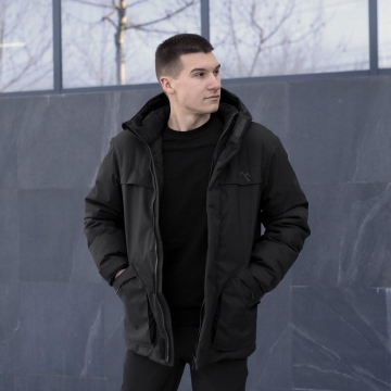 Черная мужская зимняя парка Pobedov с капюшоном К-1474