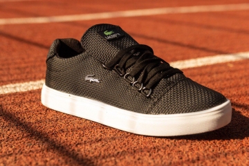 Мужские черные кроссовки с белой подошвой Lacoste Т-225