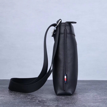Мужская брендовая кожаная сумка Hilfiger S-46