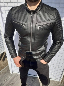 Мужская куртка из экокожи и змейкой на груди К-480