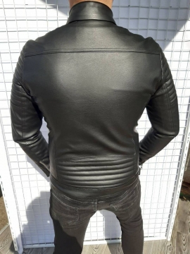 Мужская куртка из экокожи и змейкой на груди К-480