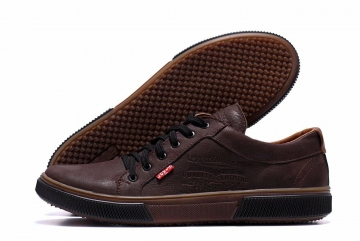 Коричневые мужские кожаные кеды Levis Т-418