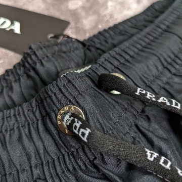 Черные мужские плавальные шорты Prada С-326