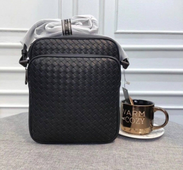 Кожаная сумка Bottega Veneta через плечо С-85