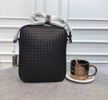 Кожаная сумка Bottega Veneta через плечо С-85