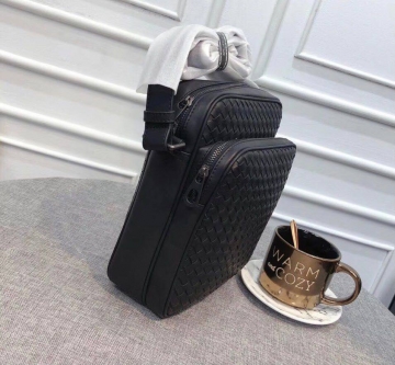 Кожаная сумка Bottega Veneta через плечо С-85