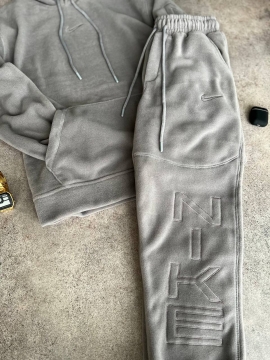 Светлый серый спортивный костюм Nike из полара К-616