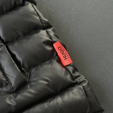 Брендова чоловіча жилетка Boss К-947