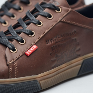 Коричневые мужские кожаные кеды Levis Т-797