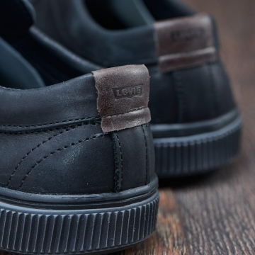 Черные низкие кеды Levis весна-осень Т-799