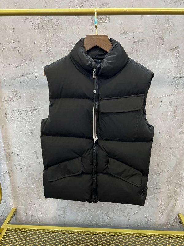 Черная модная мужская жилетка Stone island К-1076