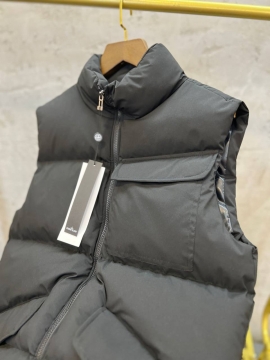 Черная модная мужская жилетка Stone island К-1076